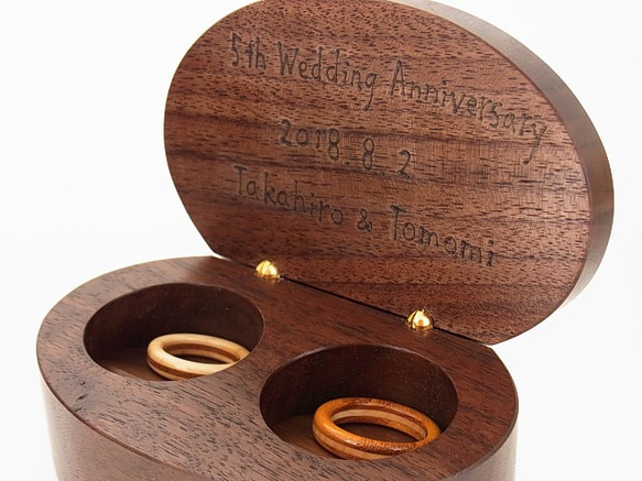 木の指輪 ペアリング 三層【受注生産】カエデ・ケヤキ 対になる配色でペアリングがより楽しめる！ペア（2個）の価格です。 6枚目の画像