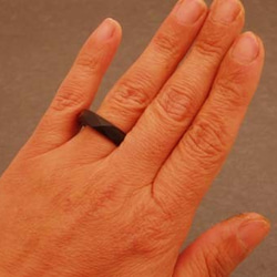 木の指輪 ダイアナ 白 【受注生産】カエデ ブリリアントカットをイメージしたシンプルだけど大人っぽい指輪です 8枚目の画像