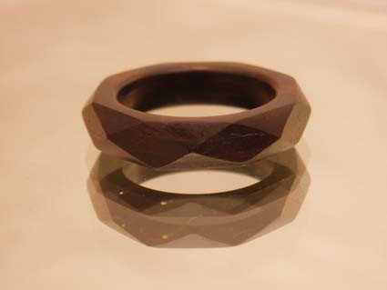 木の指輪 ダイアナ 黒 【受注生産】コクタン ブリリアントカットをイメージしたシンプルだけど大人っぽい指輪です