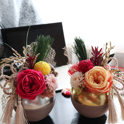 ［Creema限定］❀ お正月飾り ❀ シルバーブラウンの器に薔薇 和モダンアレンジ 5枚目の画像