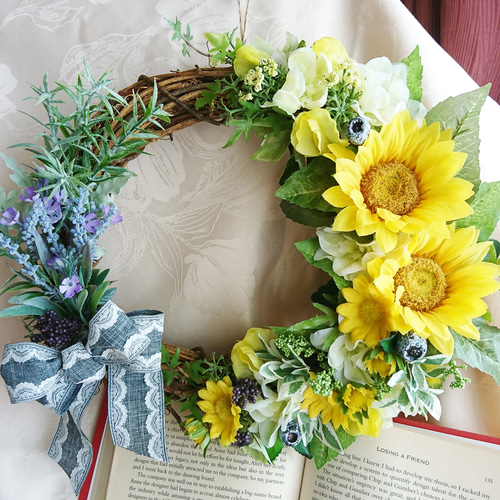 向日葵と小花達の夏リース❣️ 造花 玄関 フラワーリース 黄色リース 向日葵と小花達の夏リース❣️ 造花 玄関 フラワーリース 黄色リース