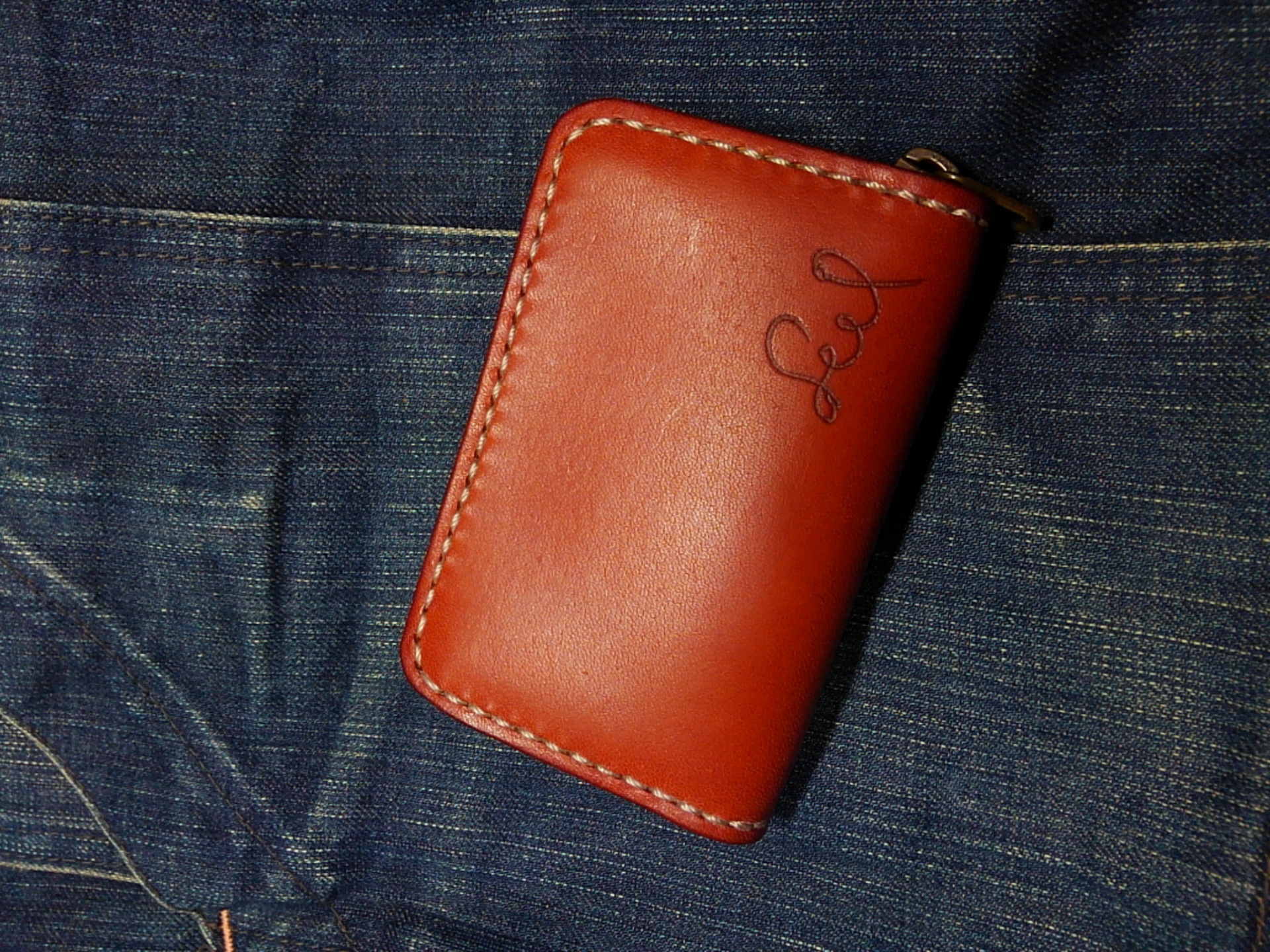 経年変化がすごい　小さな小銭入れ