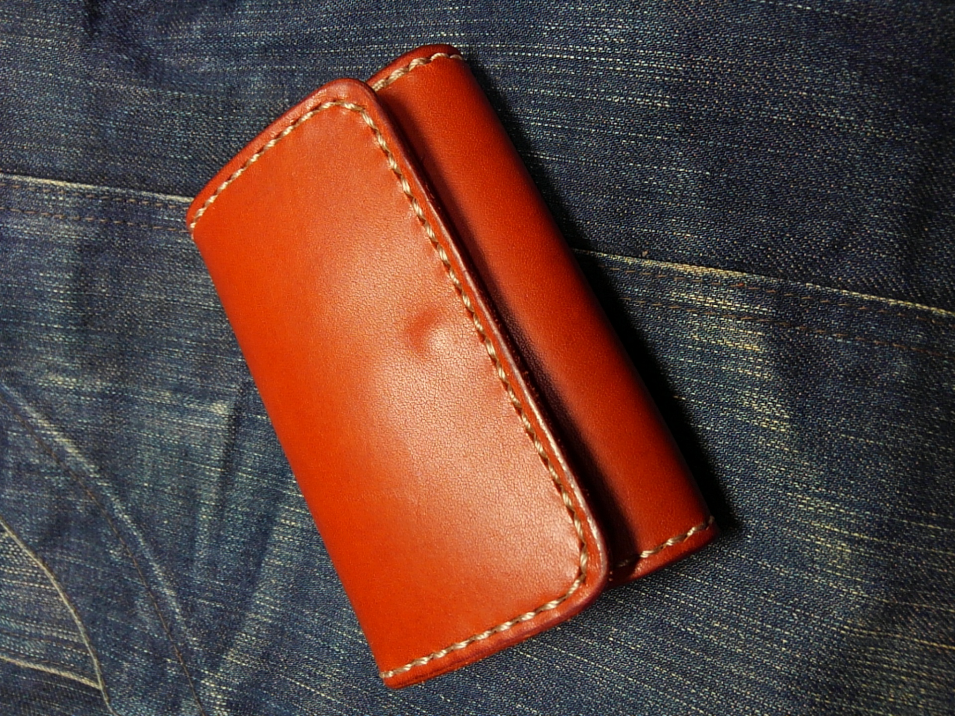 経年変化がすごい　ダブルボタンのコンパクトなお財布