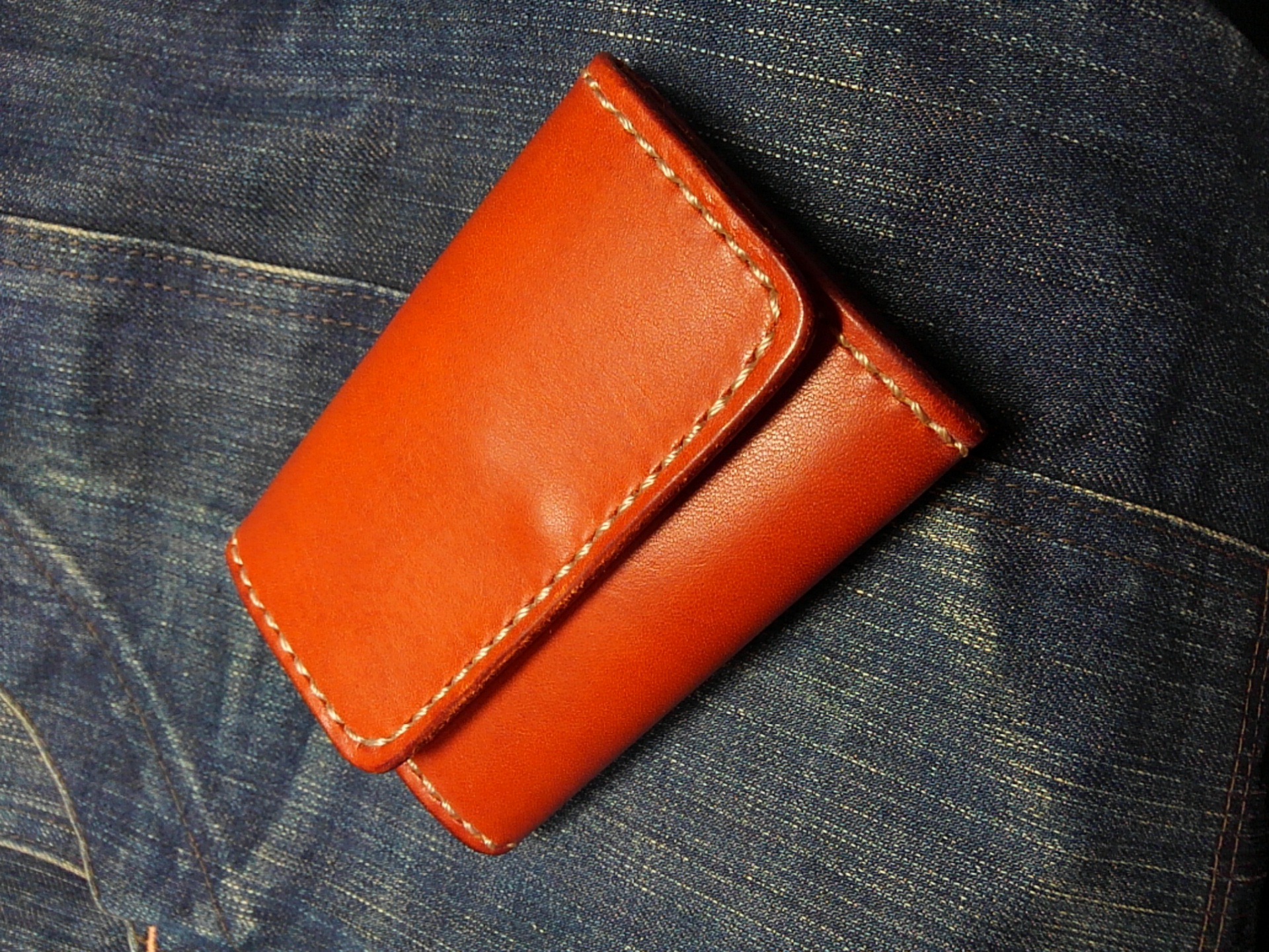 経年変化がすごい　シンプルな隠れポケットのお財布