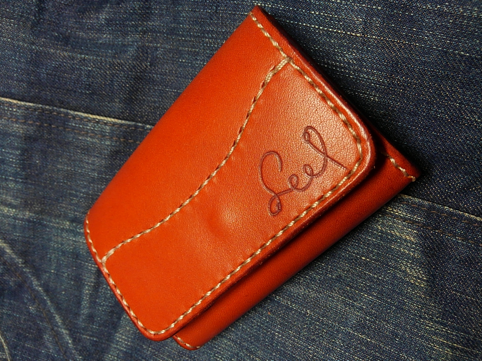 経年変化がすごい　小さなポケットのあるお財布