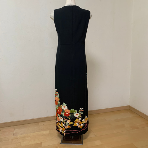 加賀友禅作家 東藤岳 牡丹の花 花尽くし 黒留のVネックシンプル