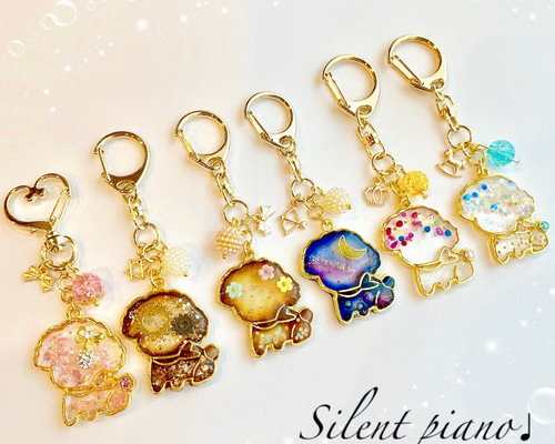 トイプードルネックレス✨　かわいいトイプードルレジンアクセサリー　プードル トイプードル犬ペンダントトップ （K18YG/ ダイヤ） ネックレス