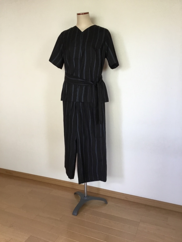 襟元Ｖ開きのブラウス       大島紬     着物リメイク 3枚目の画像