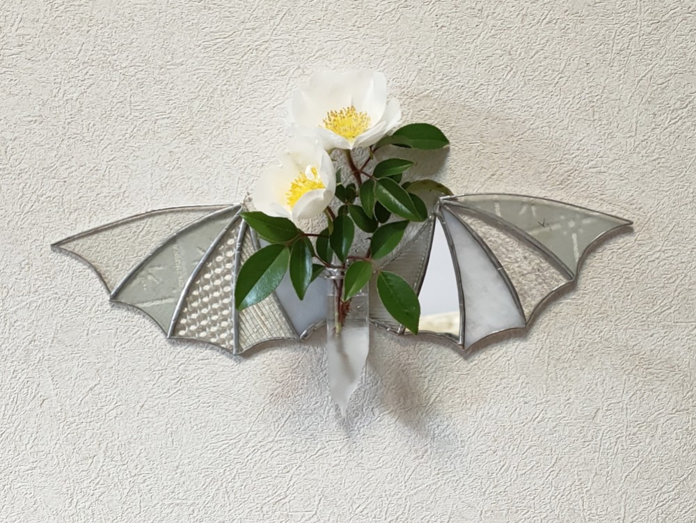 コウモリの一輪挿し