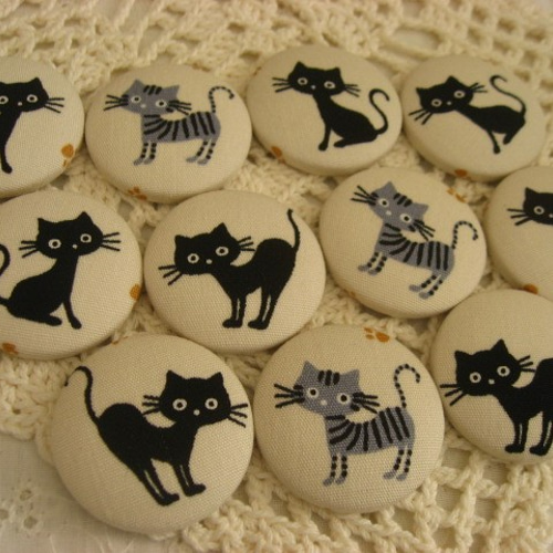37-92◇くるみボタン11個セット◇猫＊ねこ＊ネコ◇ヘアゴム