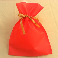 ◆送料無料♪◆簡単！プレゼント用マチ付きラッピング袋Lサイズ◆入れて結ぶだけで華やかに(*´▽｀*)◆赤×ゴールド◆ 1枚目の画像