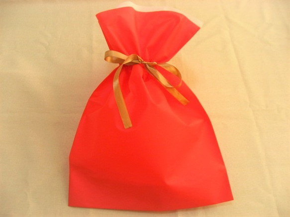 ◆送料無料♪◆簡単！プレゼント用マチ付きラッピング袋Lサイズ◆入れて結ぶだけで華やかに(*´▽｀*)◆赤×ゴールド◆ 1枚目の画像