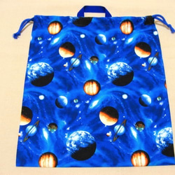 9-7◆SALE◆再販◆巾着袋たっぷりサイズ＊４０×３５ｃｍ◆総柄宇宙柄＊星＊地球＊土星◆お着替え入れ＊体操着入れ◆ 2枚目の画像