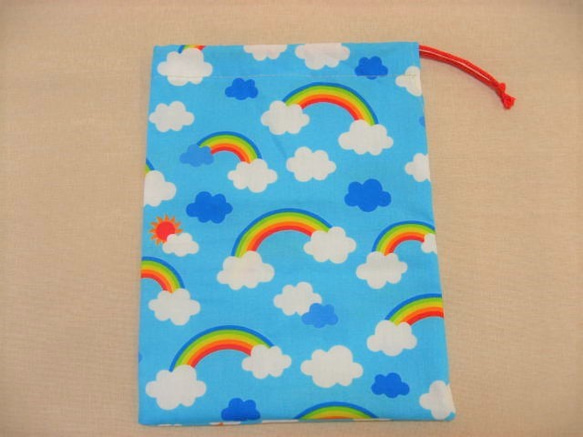 5-2◆ＳＡＬＥ！◆巾着袋◆２４×１８ｃｍ◆青空×レインボー＊虹◆給食袋，小物入れ＊ランチマット袋に♪ 2枚目の画像