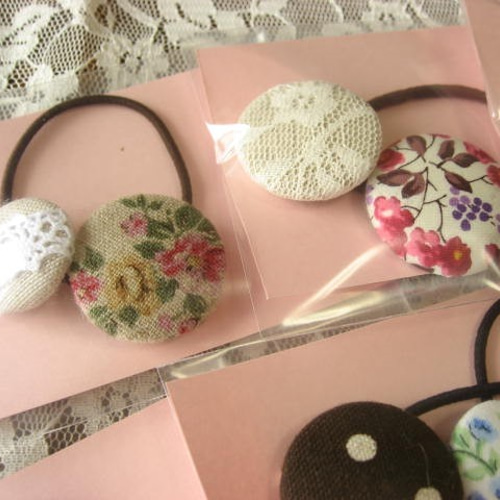 ハンドメイド ヘアゴム 刺繍 リバティ　No.1600 ハンドメイド ヘアゴム 刺繍 リバティ No.1600 ハンドメイド