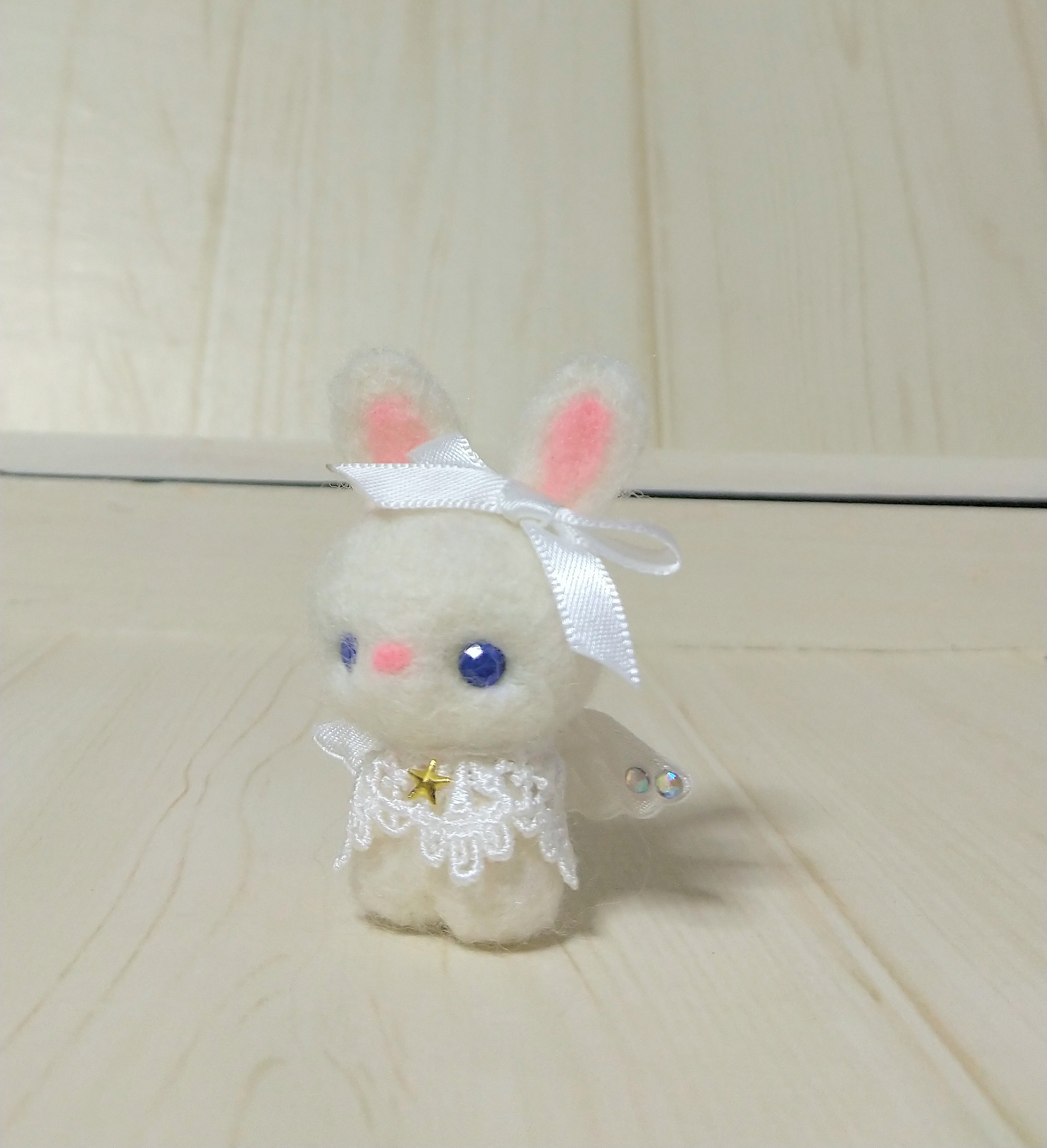 うさぎカーのうさくまちゃん　羊毛フェルト