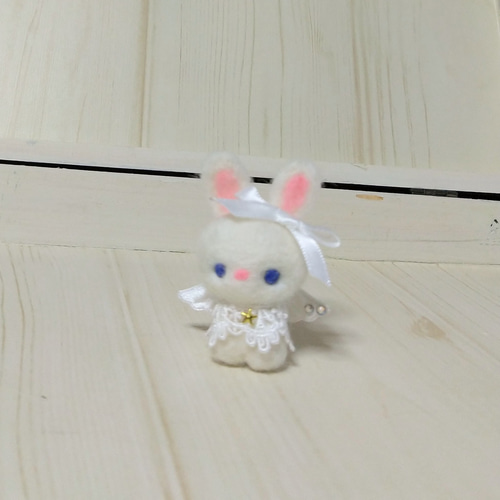 羊毛フェルト うさぎ 小さなうさぎ天使 ゆめかわ 動物 ナチュラル雑貨