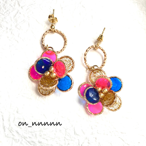 ピンクフラワーレジン×スパンコール♡花びら ピアス イヤリング 500x0.jpg