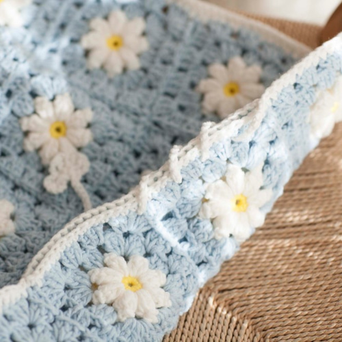 ハンドメイドかぎ針編み☆デージー☆モチーフ編みクッションカバー/鍵