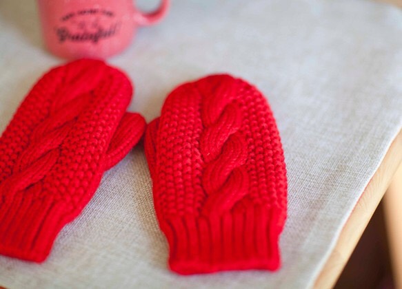 （再販）あたたかい・手編み　ウール手袋・ミトン＊レッド＊　クリスマスプレゼント　Xmas