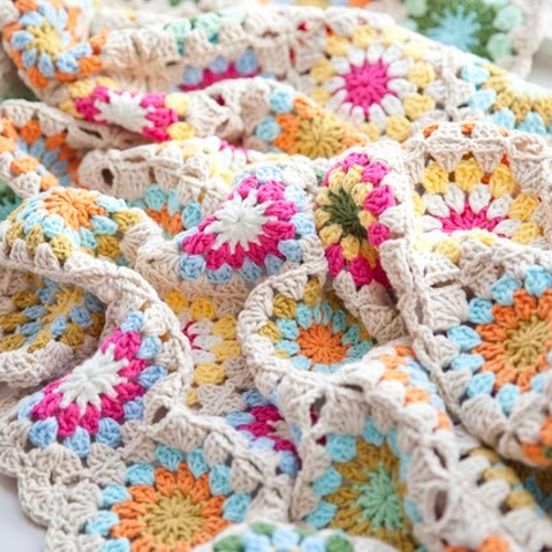 ハンドメイドかぎ針編み お花 モチーフ ひざ掛け❁ コスモス③❁手作り