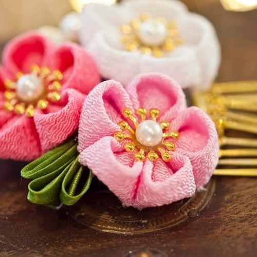 つまみ細工〉お花クリップ☆ピンク・白☆日本髪和装花火卒業式結婚式
