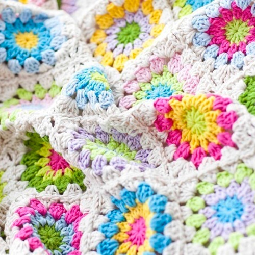 ハンドメイドかぎ針編み お花 モチーフ ひざ掛け❁ コスモス④❁手作り