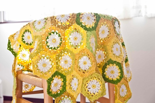 ハンドメイド 手編み お花のベッドカバー イエロー モチーフ500枚