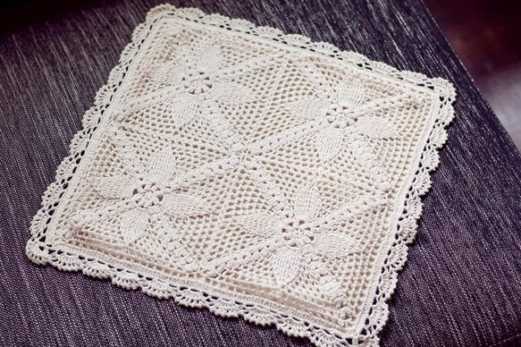 レース ❁ハンドメイドかぎ針編み お花 モチーフクッション