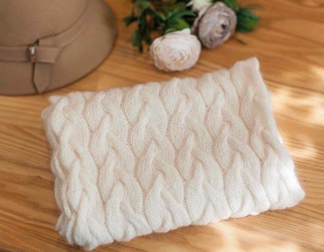 手編み＊ふんわりモヘアニット＊マフラー・スヌード＊ミルキーホワイト クリスマスプレゼント　Xmas