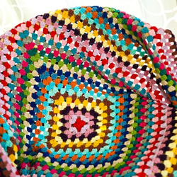ハンドメイドかぎ針編み お花 モチーフ編み ひざ掛け❁ステンドグラス❁手作り/編み物/かぎ針編み 2枚目の画像