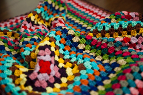 ハンドメイドかぎ針編み お花 モチーフ編み ひざ掛け❁ステンドグラス❁手作り/編み物/かぎ針編み 4枚目の画像