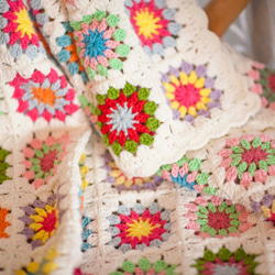 ハンドメイドかぎ針編み お花 モチーフ ひざ掛け❁ コスモス⑤❁手作り/編み物/かぎ針編み/鍵編み ソファーカバー 1枚目の画像