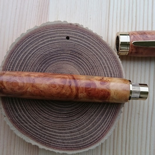 花梨瘤紅白 万年筆 花梨瘤杢紅白】グラデュエイト万年筆 朱色の