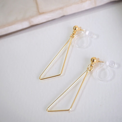 〈再々…販〉simple triangle earring 4枚目の画像