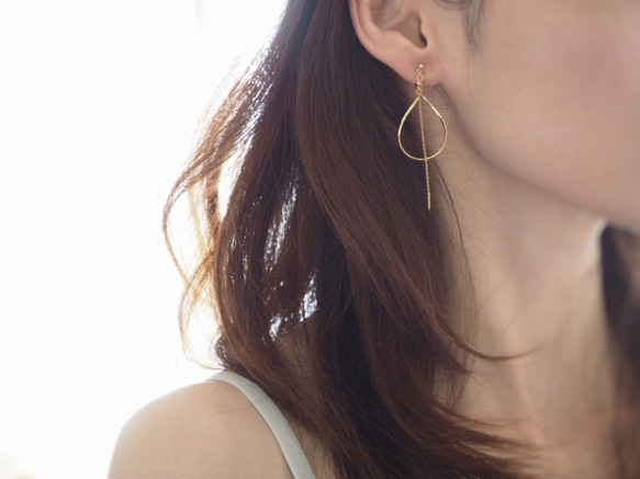 twist leaf earring 1枚目の画像