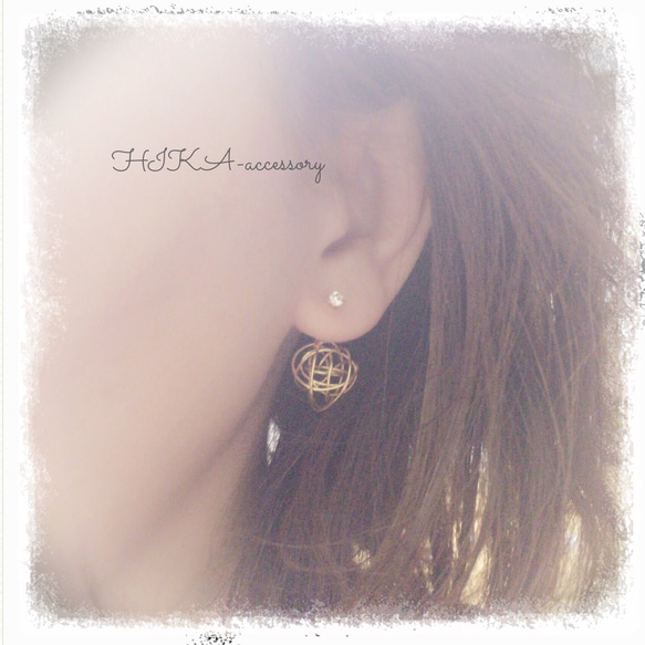 *一粒クリスタル ♡ wire ball pierce*  【GOLD】 2枚目の画像