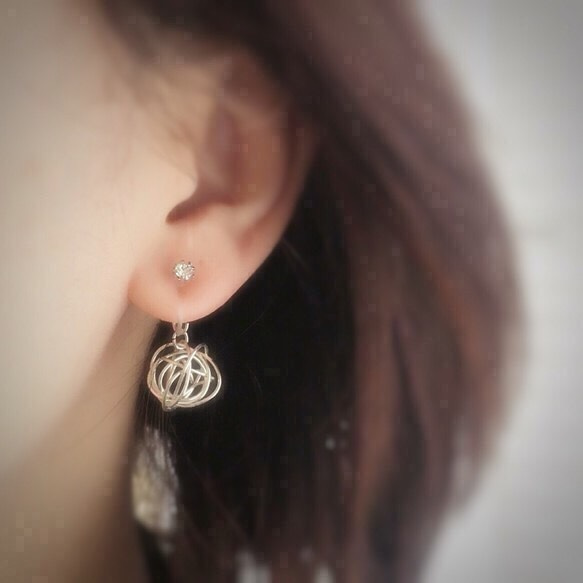 *一粒クリスタル ♡ wire ball earring* 【silver】 3枚目の画像