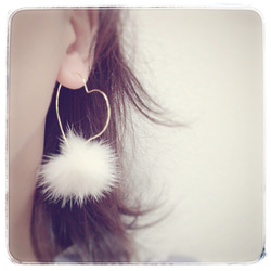 Heart hoop pierce × mink fur     *white* 1枚目の画像