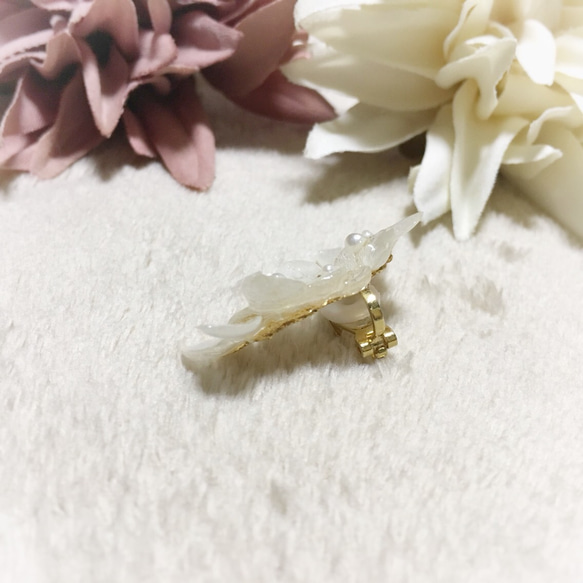 紫陽花  ear cuff    *white* 4枚目の画像