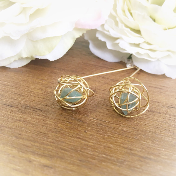 *ワイヤーボール×半貴石のラグジュアリーピアス・イヤリング*    【apatite】 2枚目の画像