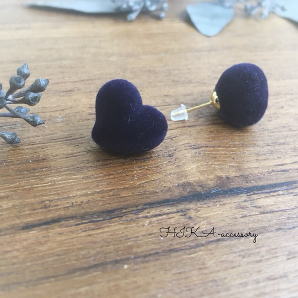 **velours heart pierce**    【ネイビー】 3枚目の画像