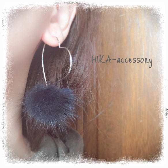 **heart❥hoop pierce×fur**         【SLVER×Navy Blue】 3枚目の画像