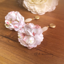 **Flower luxury pierce** 3枚目の画像