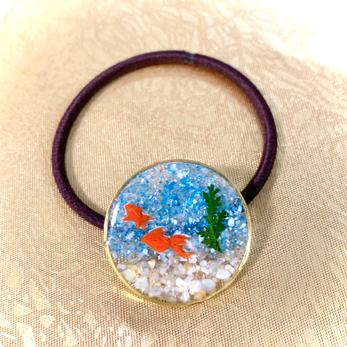 【SALE】ヘアゴム　レジン　シェル レジンのヘアゴム シェルで夏らしく 海 ヘアゴム qui 通販 10005368