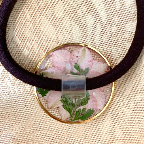 桜のヘアゴム レジン 春の花見 ドライフラワー ヘアゴム qui 通販