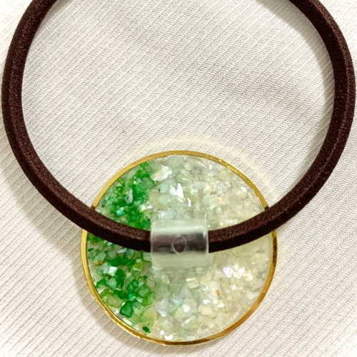 レジンヘアゴム 　三日月　シェル　濃淡　緑　グリーン レジンヘアゴム 三日月 シェル 濃淡 緑 グリーン