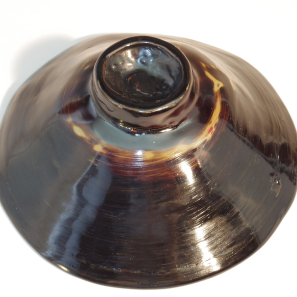 乾漆茶碗　脱乾漆技法 (生漆で麻・和紙・地の粉の繰り返しで厚みを出して石膏型から抜き出し漆塗) 