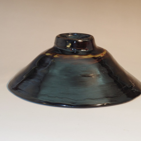 乾漆茶碗　脱乾漆技法 (生漆で麻・和紙・地の粉の繰り返しで厚みを出して石膏型から抜き出し漆塗) 