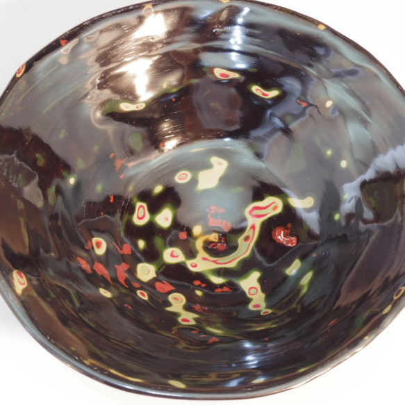 乾漆茶碗　脱乾漆技法 (生漆で麻・和紙・地の粉の繰り返しで厚みを出して石膏型から抜き出し漆塗) 